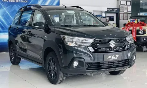 Chiêm ngưỡng Suzuki XL7 Black Edition mới tại đại lý Việt với ưu đãi tới 70 triệu đồng