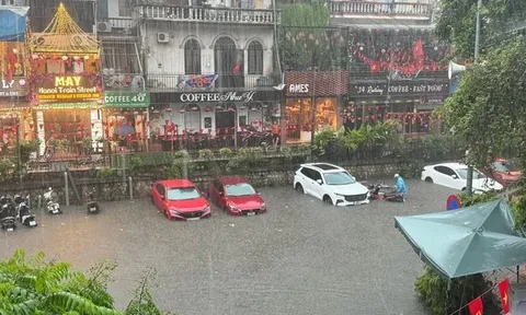 Chủ xe thiệt hại vì mưa bão: Vai trò của bảo hiểm vật chất dưới góc nhìn thực tế