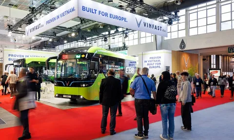 VinFast ra mắt cặp xe buýt điện chiến lược tại thị trường châu Âu