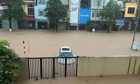 Mưa lớn kỷ lục tại Thái Nguyên, nhiều tuyến phố ngập sâu cả mét