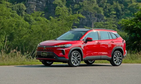 Vượt mặt Honda CR-V, Toyota Corolla Cross dẫn đầu phân khúc xe hybrid tháng 9/2025