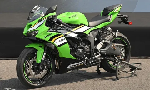 Kawasaki Ninja ZX-6R 2025 ra mắt khách Việt: Thiết kế góc cạnh, giá 299 triệu đồng