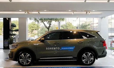 Xả hàng tồn kho, Kia Sorento PHEV đời 2023 giảm giá đến 150 triệu đồng tại đại lý
