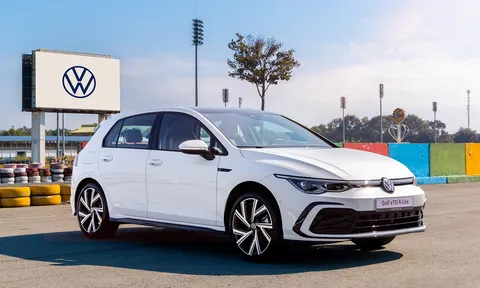 Volkswagen Golf trở lại Việt Nam: Cảm giác lái chuẩn Đức trong diện mạo hatchback nhỏ gọn