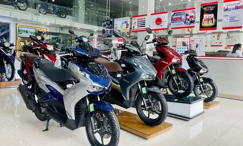 Ngược dòng thị trường, xe máy Honda xuất hiện tình trạng "đội giá" hàng triệu đồng tại đại lý