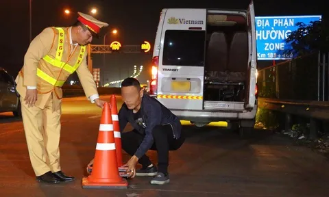 Gặp sự cố kỹ thuật khi lái ô tô: Dừng xe không đúng cách có thể phải trả giá đắt