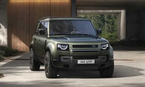 Land Rover Defender facelift sắp cập bến Việt Nam: Có 2 tùy chọn hybrid, bản hiệu suất cao dùng máy V8 tăng áp