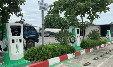 Đề xuất lắp trạm sạc, tủ đổi pin xe điện tại 39 điểm đỗ xe công cộng ở Hà Nội