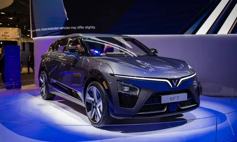 SUV điện VinFast VF 7 giành cú đúp giải thưởng tại Ấn Độ