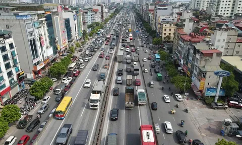 Hà Nội thí điểm phân luồng xe tải trên 10 tấn, xe container để 'giải tỏa' áp lực cho Vành đai 3 trên cao