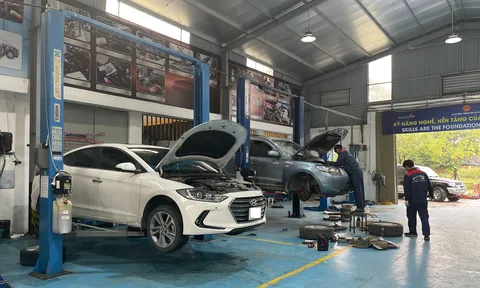 Tết Dương lịch đi chơi xa bằng ô tô: Cần kiểm tra xe kỹ để tránh 'toang' giữa đường