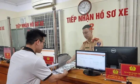 Người dân tại Hà Nội và TP HCM sẽ tiết kiệm được 6 triệu đồng tiền khi đăng ký biển số ô tô từ năm 2026