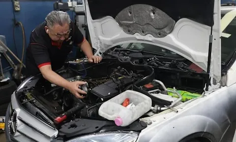 Xe điện lên ngôi, người dân Singapore ngại mua ô tô: Tương lai nào cho các xưởng sửa xe truyền thống?