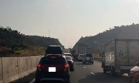 Bỏ túi những kinh nghiệm hữu ích khi tự lái ô tô về quê dịp Tết Bính Ngọ 2026