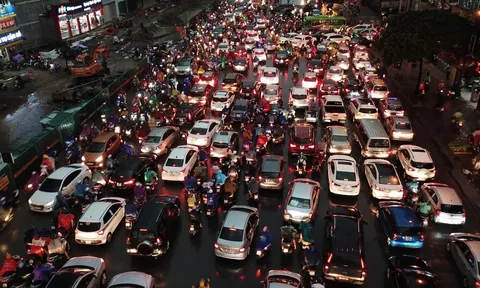 Trở lại thành phố sau Tết: Người lái xe cần chuẩn bị gì để hành trình bớt áp lực?