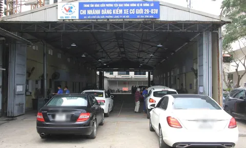 Một số chủ xe máy dầu phải ký cam kết khi kiểm định khí thải: Cục Đăng kiểm Việt Nam nói gì?