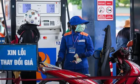Giá xăng dầu hôm nay (5/3) đồng loạt tăng mạnh, có mặt hàng tăng đến hơn 7.000 đồng/lít