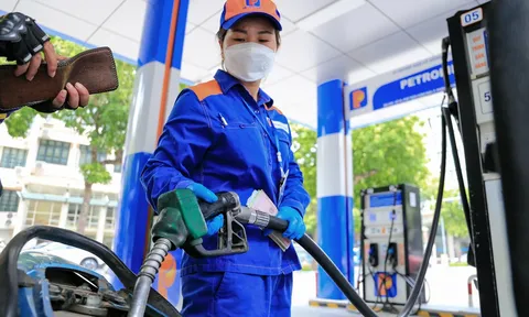 Đề xuất doanh nghiệp xăng dầu tự công bố, điều chỉnh giá bán lẻ