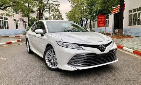 Toyota Việt Nam triệu hồi hơn 2.000 chiếc Camry do lỗi camera