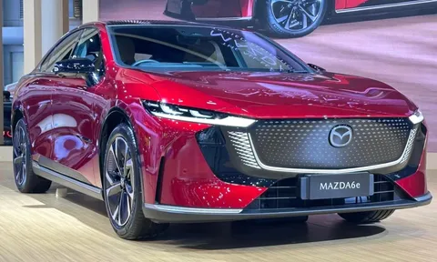 Xem thực tế Mazda 6e tại Đông Nam Á: Thiết kế khác biệt giúp xe nổi bật giữa 'rừng' ô tô điện 