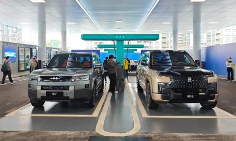 BYD xây trạm sạc nhanh với tốc độ 'khó tin': Đạt 5.000 trạm trong chưa đầy 1 tháng, phủ sóng gần 300 thành phố