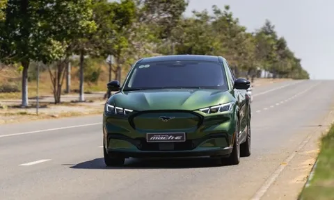 SUV điện đầu tiên của Ford tại Việt Nam giảm giá sâu hiếm thấy