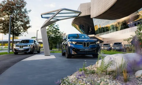 BMW không bị thuyết phục bởi công nghệ sạc siêu nhanh của BYD, giữ vững triết lý cân bằng hiệu suất