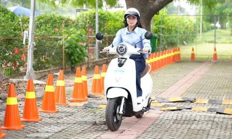 Những thói quen dễ khiến pin xe máy điện nhanh xuống cấp trong mùa nắng nóng