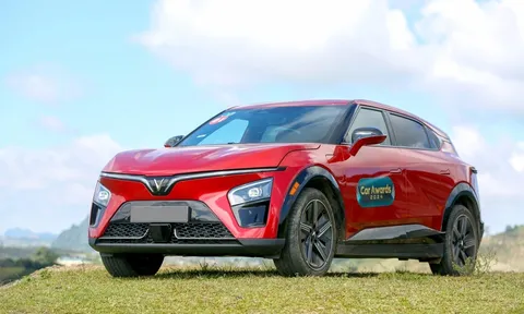 VinFast VF 7 bứt phá dẫn đầu SUV hạng C trong tháng 3/2026, vượt mặt 'lão làng' Mazda CX-5