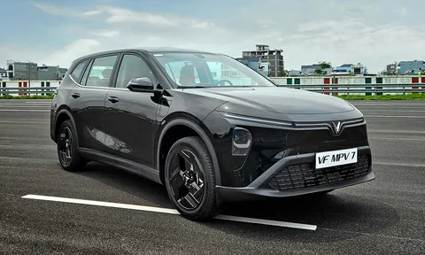 Ô tô điện VinFast VF MPV 7 ra mắt tại Ấn Độ: Giá quy đổi từ hơn 690 triệu đồng, chạy tối đa 517 km/sạc