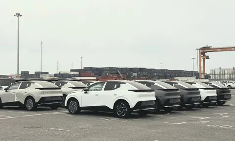 Xe điện Lynk & Co 02 đã về Việt Nam: Giá tạm tính dưới 1 tỷ đồng, chạy tối đa 530 km/sạc