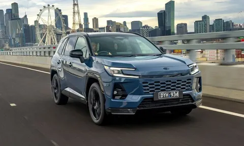 Toyota RAV4 thế hệ mới 'cháy hàng' với hơn 10.000 đơn đặt trước