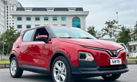 Phân khúc SUV đô thị 'tăng nhiệt' trở lại: VinFast VF 5, VF 6 áp đảo các đối thủ chạy xăng