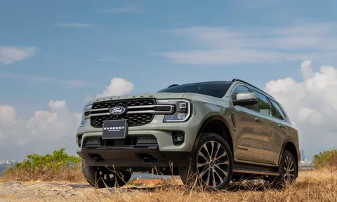 Ford Việt Nam công bố giá bán lẻ của Everest, Ranger Raptor và Ranger Wildtrak phiên bản nâng cấp