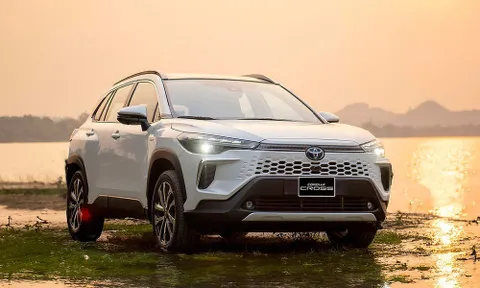 Toyota Corolla Cross HEV tái chiếm ngôi đầu phân khúc xe hybrid trong tháng 4/2026