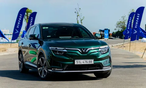 Chủ xe VinFast VF 8: 'Cảm giác tăng tốc này chỉ xe vài tỷ mới có được'