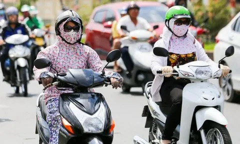 Mùa hè nắng nóng gay gắt, người đi xe máy cần lưu ý gì khi chọn đồ chống nắng?