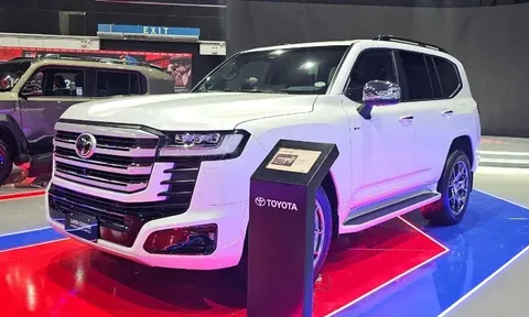 Toyota Land Cruiser Hybrid chào sân Đông Nam Á: Biến thể mạnh nhất lịch sử dòng xe, giá quy đổi gần 3 tỷ đồng
