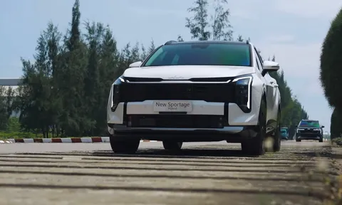 Kia Sportage Hybrid xuất hiện tại Việt Nam: Thiết kế bắt mắt hơn, giá bán vẫn còn là ẩn số