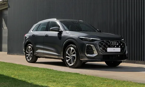 Audi Q5 thế hệ mới cập bến Việt Nam: SUV hạng sang cỡ trung giá gần 3 tỷ đồng có gì đặc biệt?