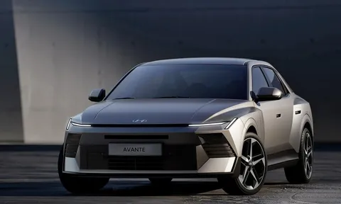 Hyundai Elantra 'lên đời' với thiết kế mới góc cạnh hơn, ứng dụng các công nghệ số