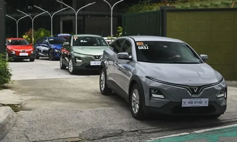 Cứ 4 ô tô điện VinFast bán ở nước ngoài, có 1 xe đến tay khách hàng Philippines