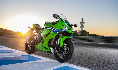 Kawasaki Ninja ZX-10R 2026 trình làng khách Việt, giá rẻ hơn đời cũ khoảng 200 triệu đồng