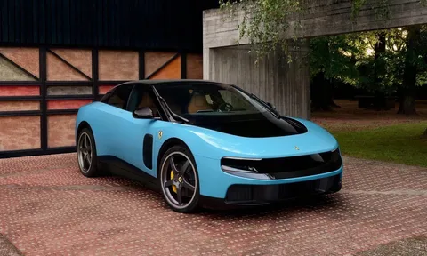 Sedan điện Ferrari Luce vừa cập bến Trung Quốc đã 'gây sốt'
