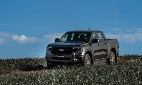 Ford Ranger 2026 bản rẻ nhất tăng trang bị nhưng giữ nguyên giá, 'phả hơi nóng' lên Hilux, Triton