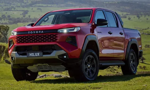 Vì sao Toyota chưa vội làm bán tải Hilux plug-in hybrid?