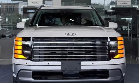Hyundai Palisade Prestige 2026 về đại lý trước ngày ra mắt: Máy hybrid 330 mã lực, cấu hình 7 chỗ