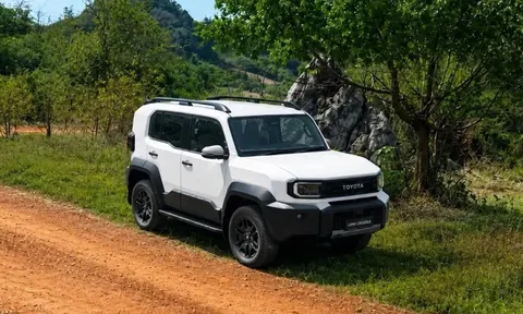 Toyota Land Cruiser FJ trình làng khách Việt, giá khởi điểm chưa đến 1,2 tỷ đồng
