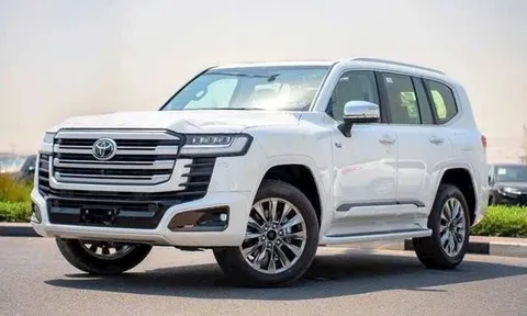 Toyota Land Cruiser hybrid được đồn đoán sắp bán tại Việt Nam, giá có thể vượt 4,6 tỷ đồng