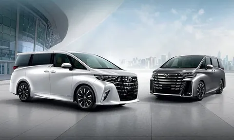 MPV cao cấp Toyota Alphard 2026 có bản tiêu chuẩn mới, giá quy đổi từ hơn 2,8 tỷ đồng